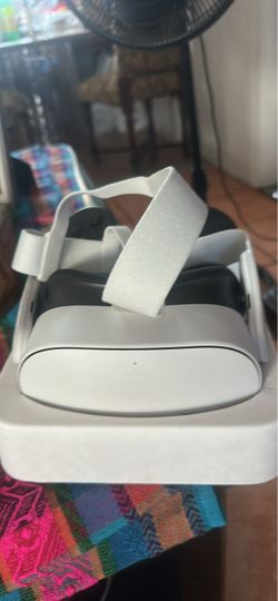 Meta Quest 3s VR Headset
