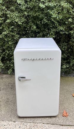 Frigidaire mini fridge with freezer