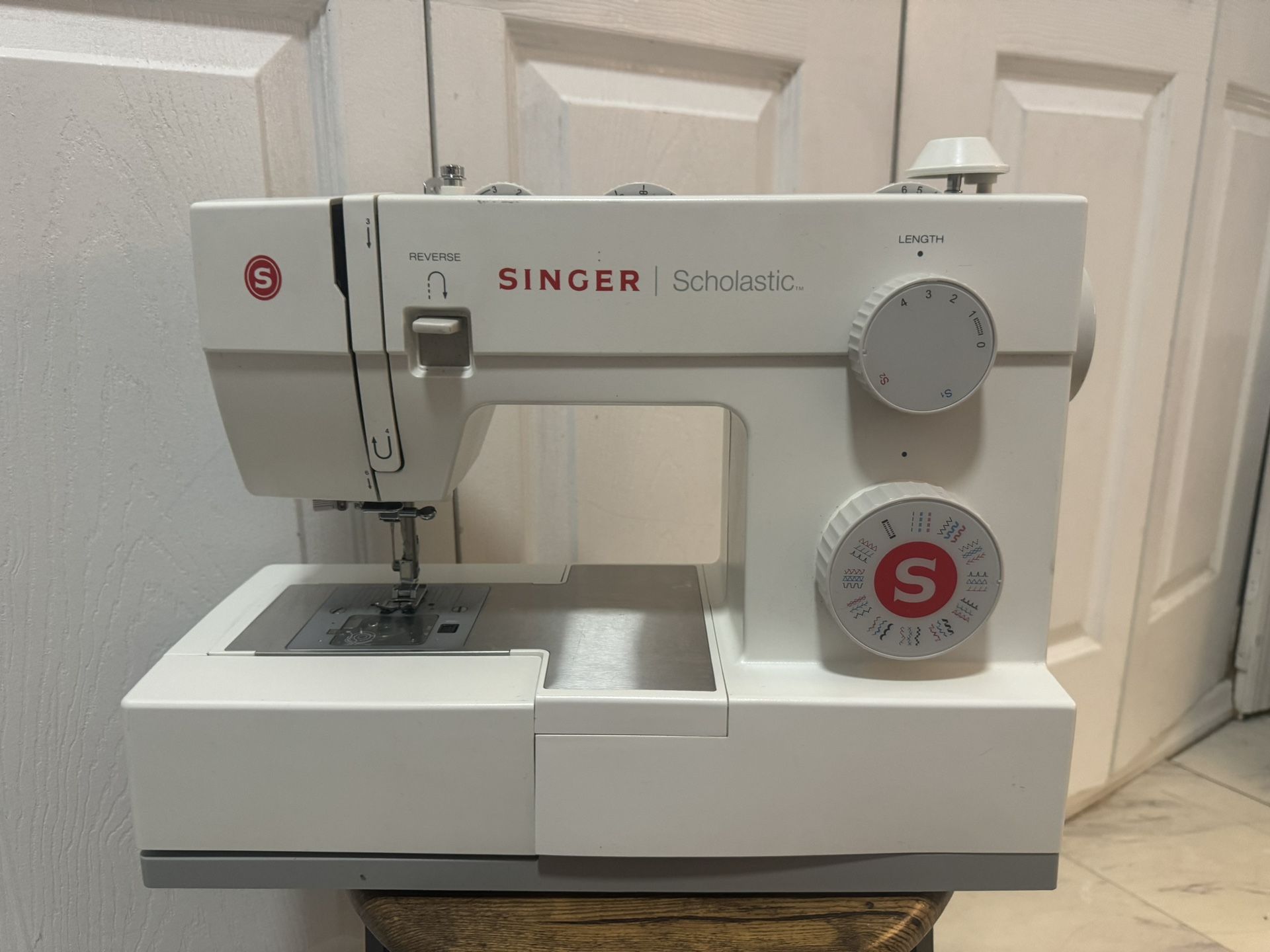 Perfect Condition Scholastic Sewing Machine