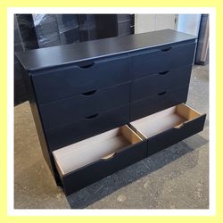 Eight drawers dresser