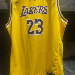 Lebron Lakers Jersey (Size XL)