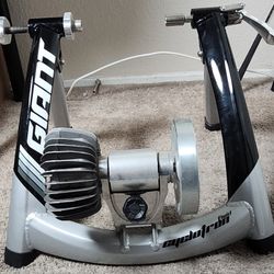 Giant stationary bike trainer (Light Used)
