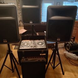 2 ,400 W  15"Peavy Speakers  And 1,10 "+18"Subwoofer  Complete with Mumark   Mix track pro mixer,ADJ amp  All included ready to go!
