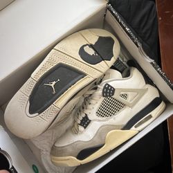 Jordan 4 Military Black  Size 9.5