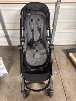 Baby Jogger City select 2 stroller with car seat adapter.
