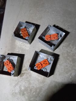 120 volt outlet and receptacle