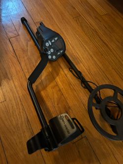 Discovery 3300 Metal Detector