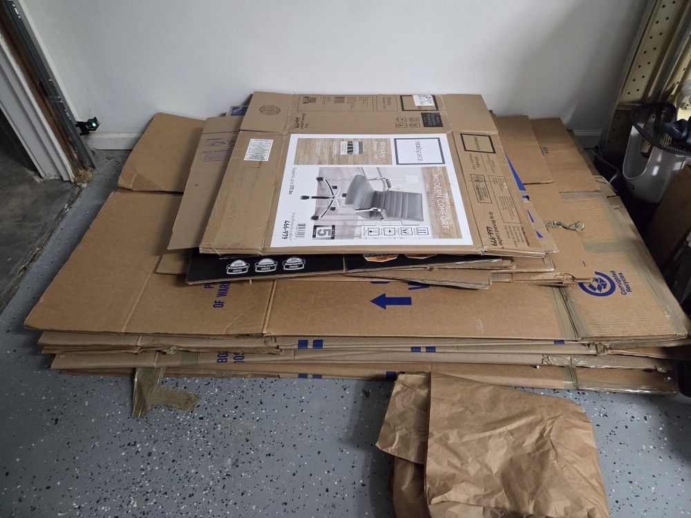 Free Moving boxes and Packing Material