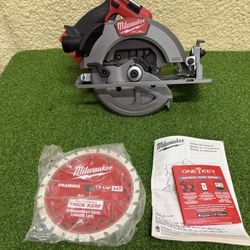 Milwaukee Fuel 7-1/4in Circular Saw  