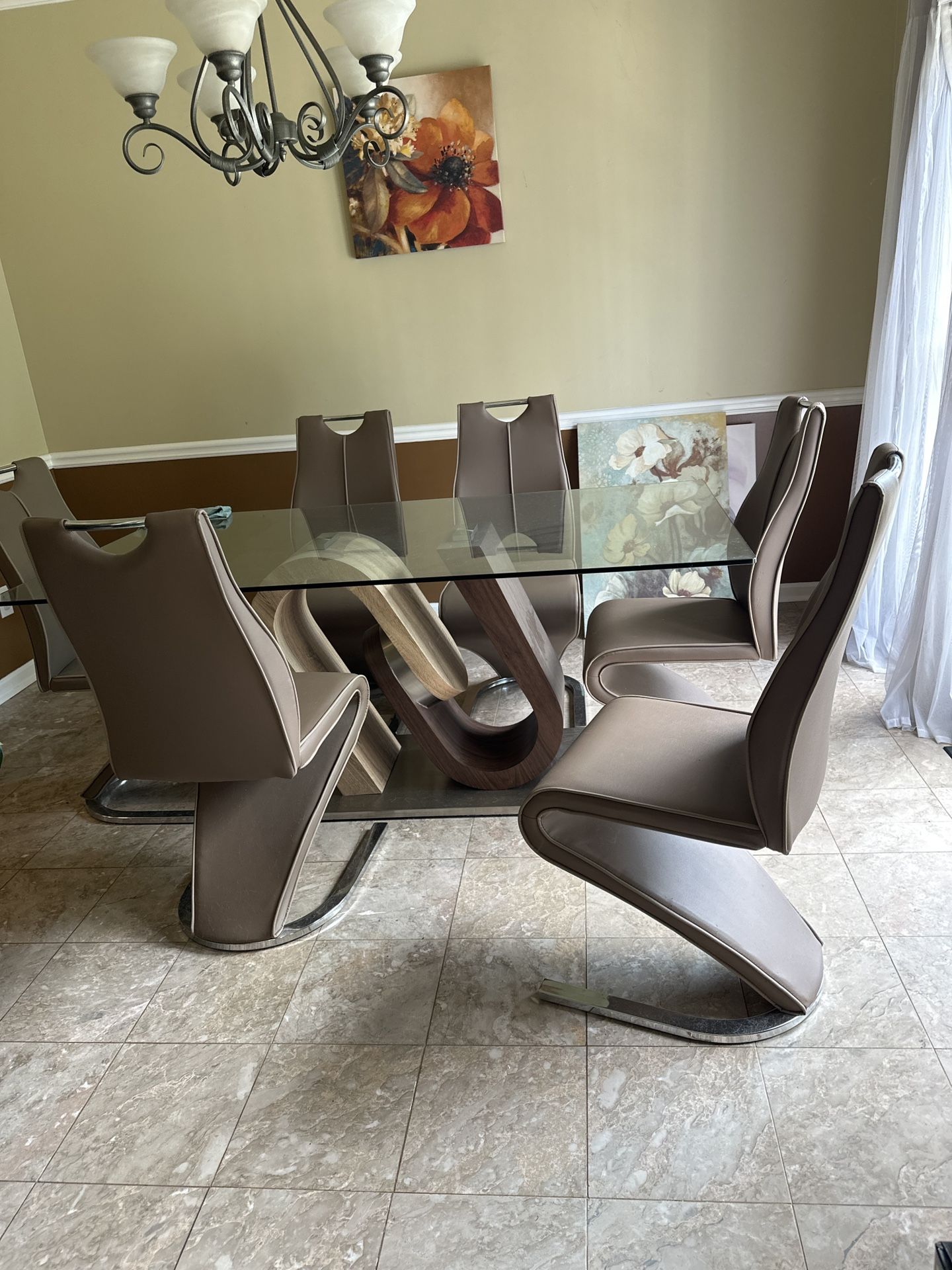 Dining Room Table/ Taupe Chairs