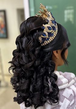 Curling 🥌 iron .for .hairstyles.