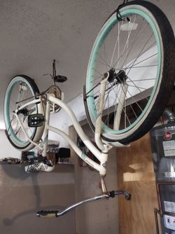 Women's bike for sale!!!!