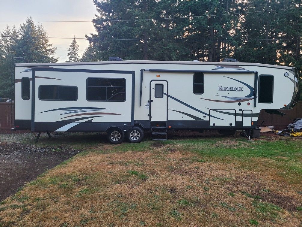 2016 Heartland Elkridge 39mbhs