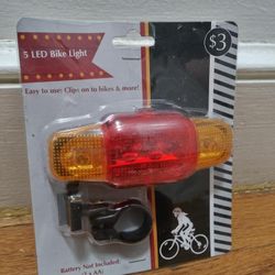 5 LED Bike Light Easy To Use: Clips On To Bikes And More Takes 2 Double A Batteries