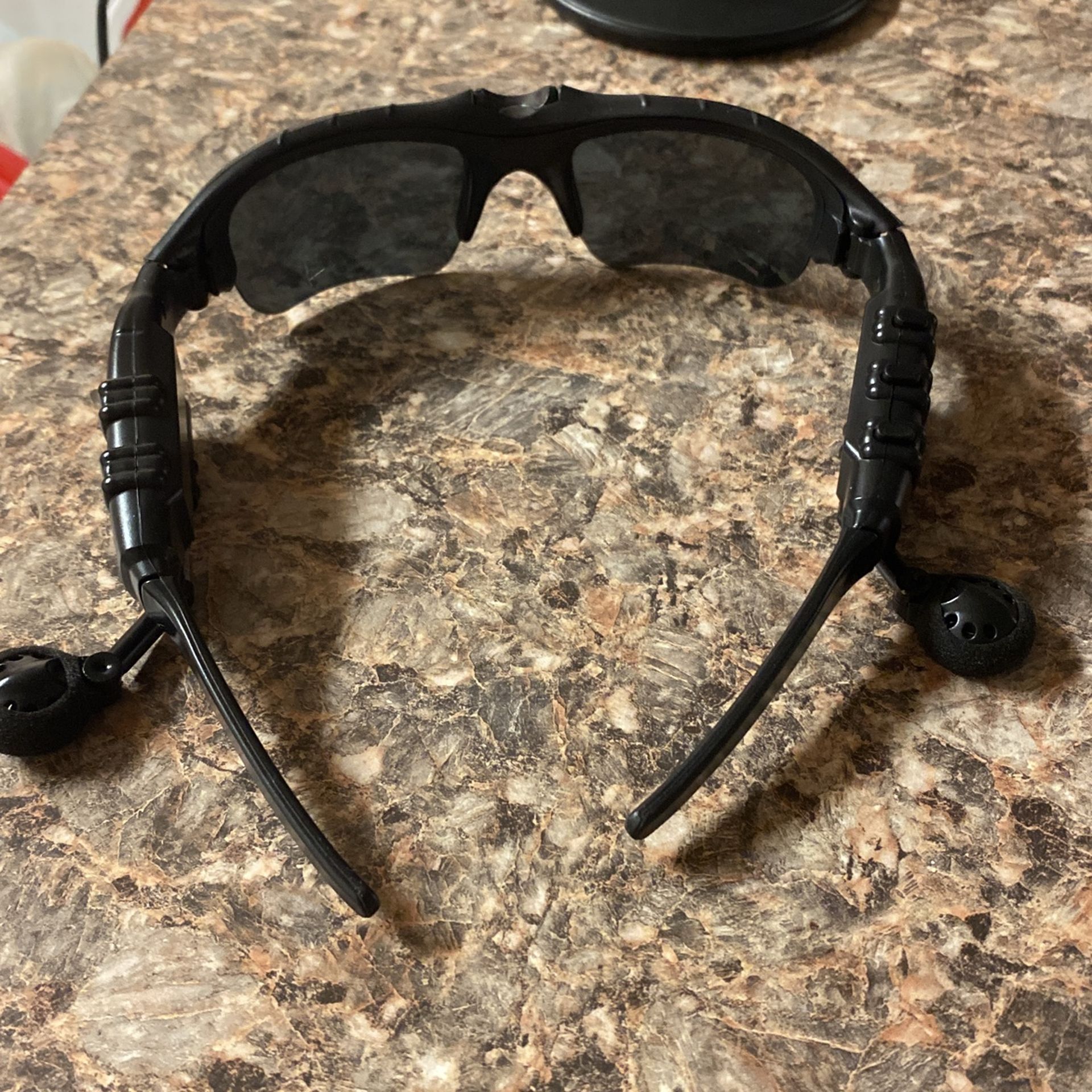 Bluetooth sunglasses