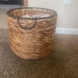 Basket And Kitchen Table + Chairs 