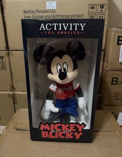 Mickey wit da blicky Los Angeles activity Mickey Mouse plush