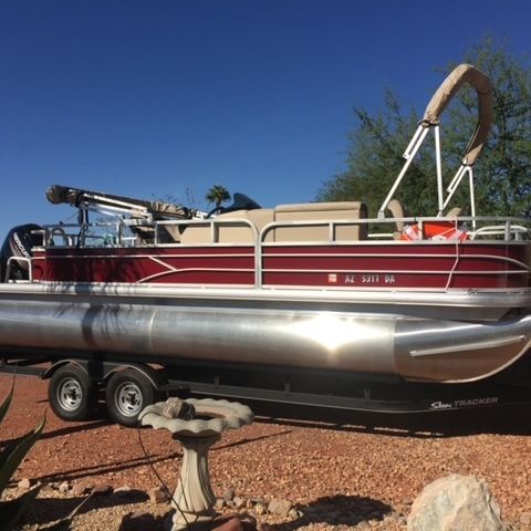 Suntracker Pontoon FB20 With Tandem Axel Trailer W Brake, 90HP Mercury