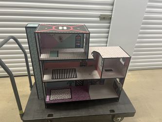 LOL Doll House.