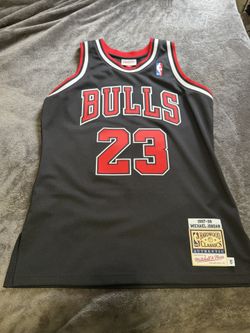 Mitchell & Ness Bulls Jersey