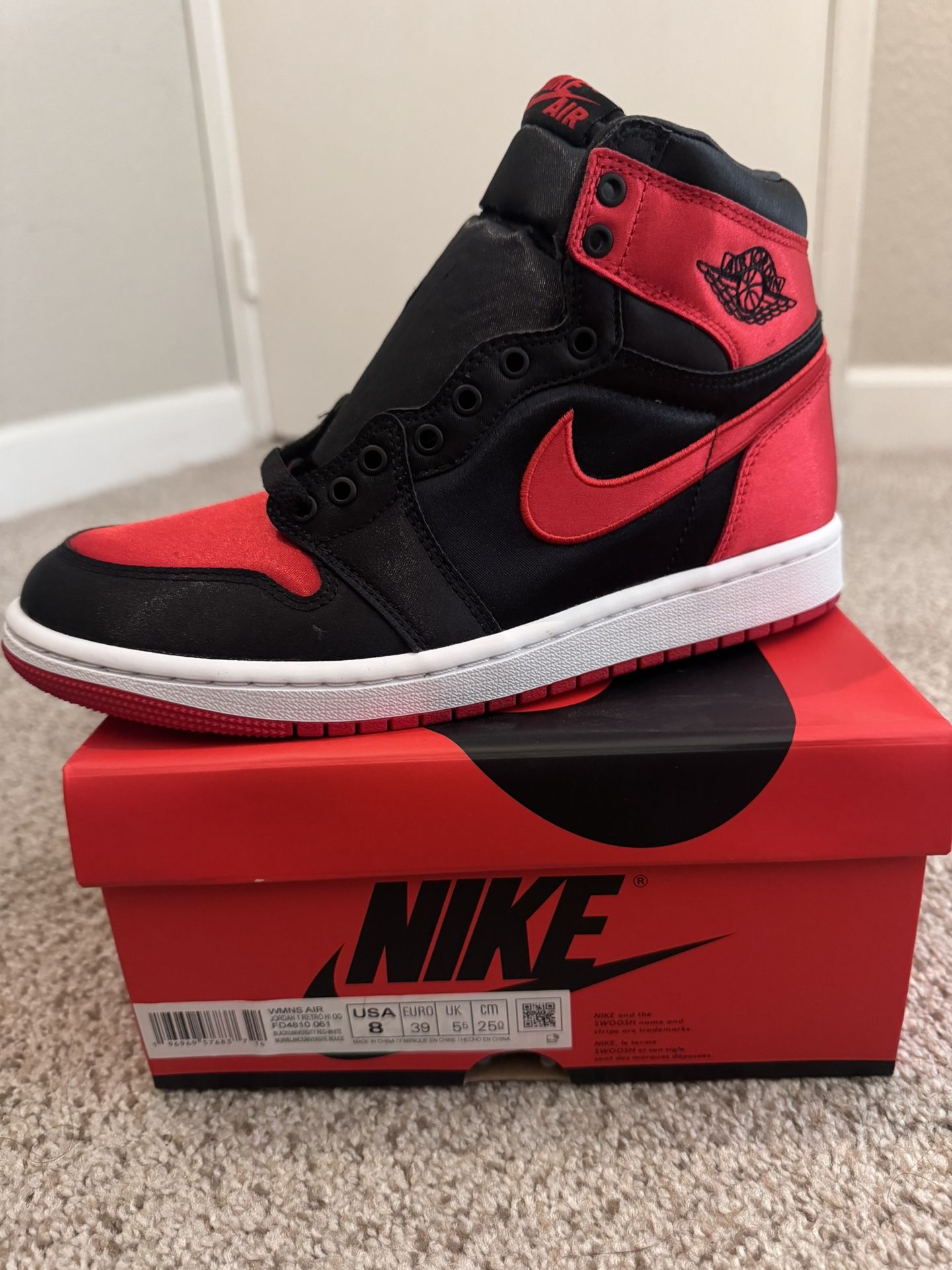Jordan 1 Retro High OG Satin Bred 