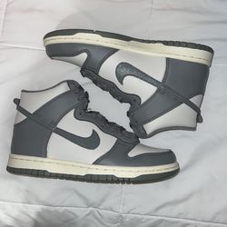 Dunk High SE