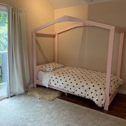 Pink Kids Twin House Bed- Excellent Condition 