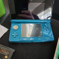 Aqua Blue 3DS with games Bundle.