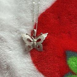 Plata Butterfly Pendant Necklace 