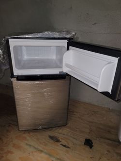 Queen Bed w/frame Plus Bonus Mini Fridge