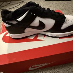 FLASH SALE!!!(  Women’s 6) – Brand New