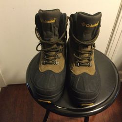 Columbia Boots. Size 8.