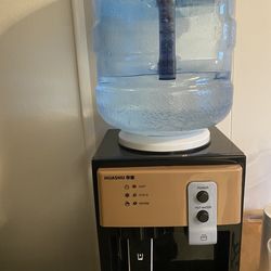 Water dispenser