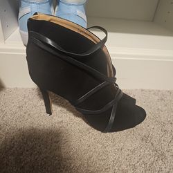 Women black heels