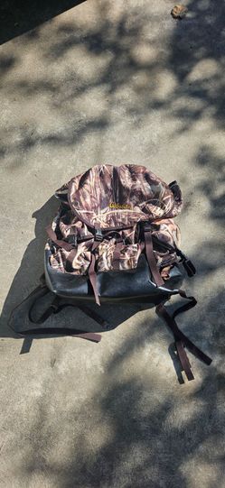 Cabelas Hunting/ Fishing backpack used