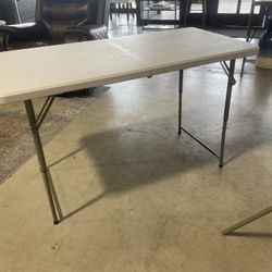 Half Folding 4ft Table With Carrying Handle