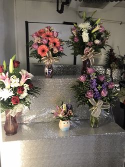 Natural floral arrangements