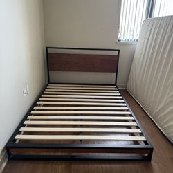 Zinus Queen Bed Frame 