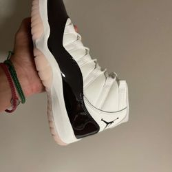 WMNS Air Jordan 11
