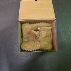 Military Boots 