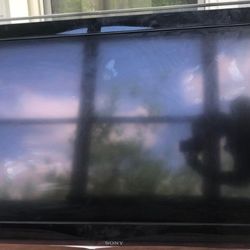 60" SONY TELEVISION 