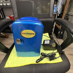 Mini fridge / Refrigerador portátil