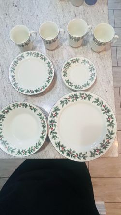 Holiday Holly Berry Christmas Dinnerware Set