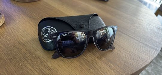 Ray Ban original wayfarer like new