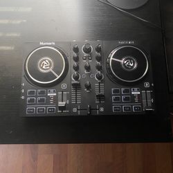 Numark Party Mix 2 DJ board 