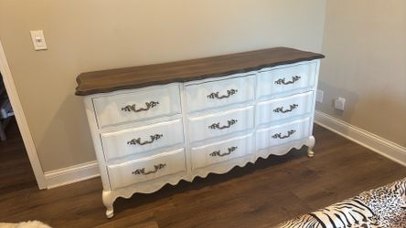 Dresser