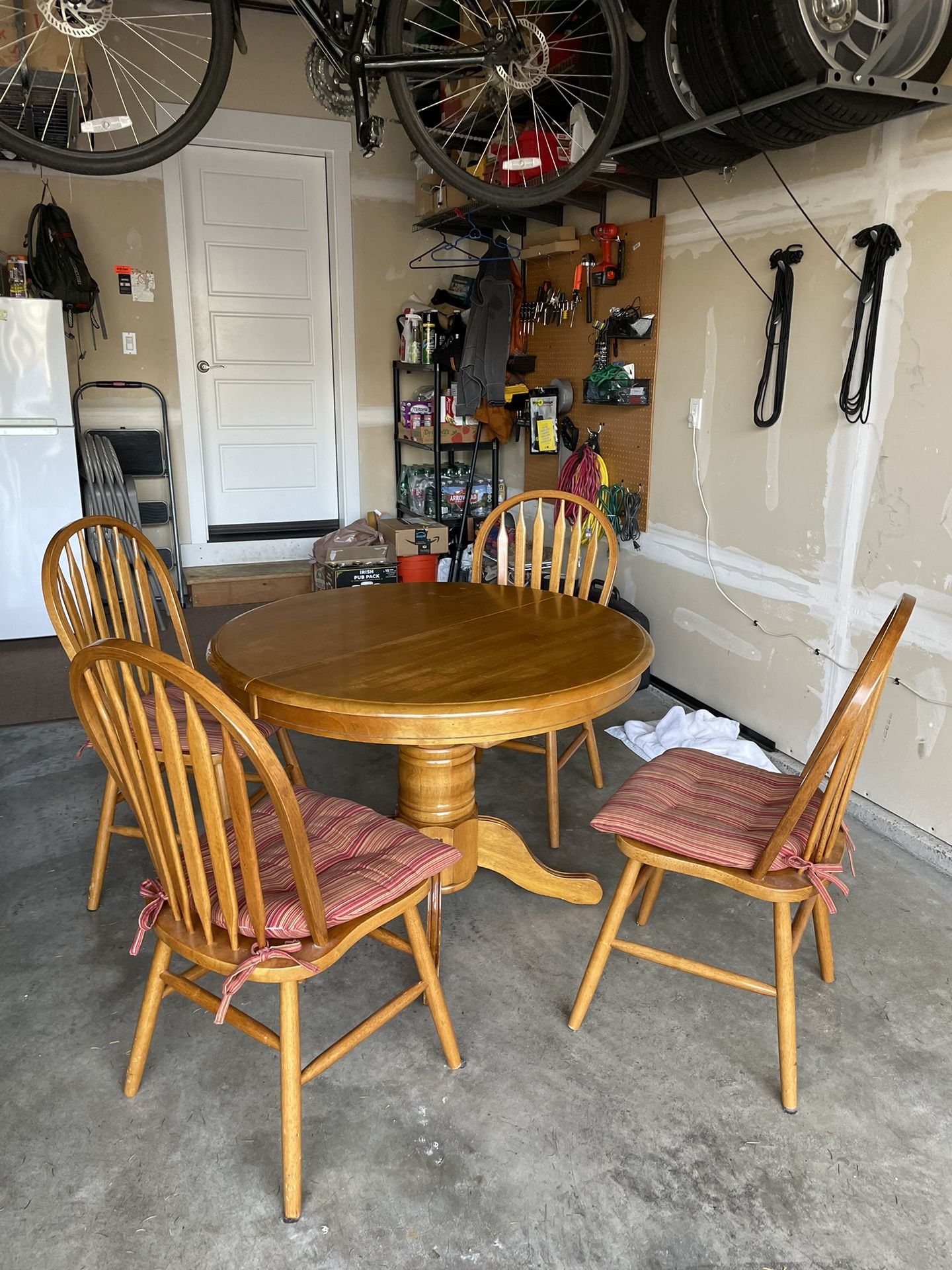 Dining Table With Four Chairs 