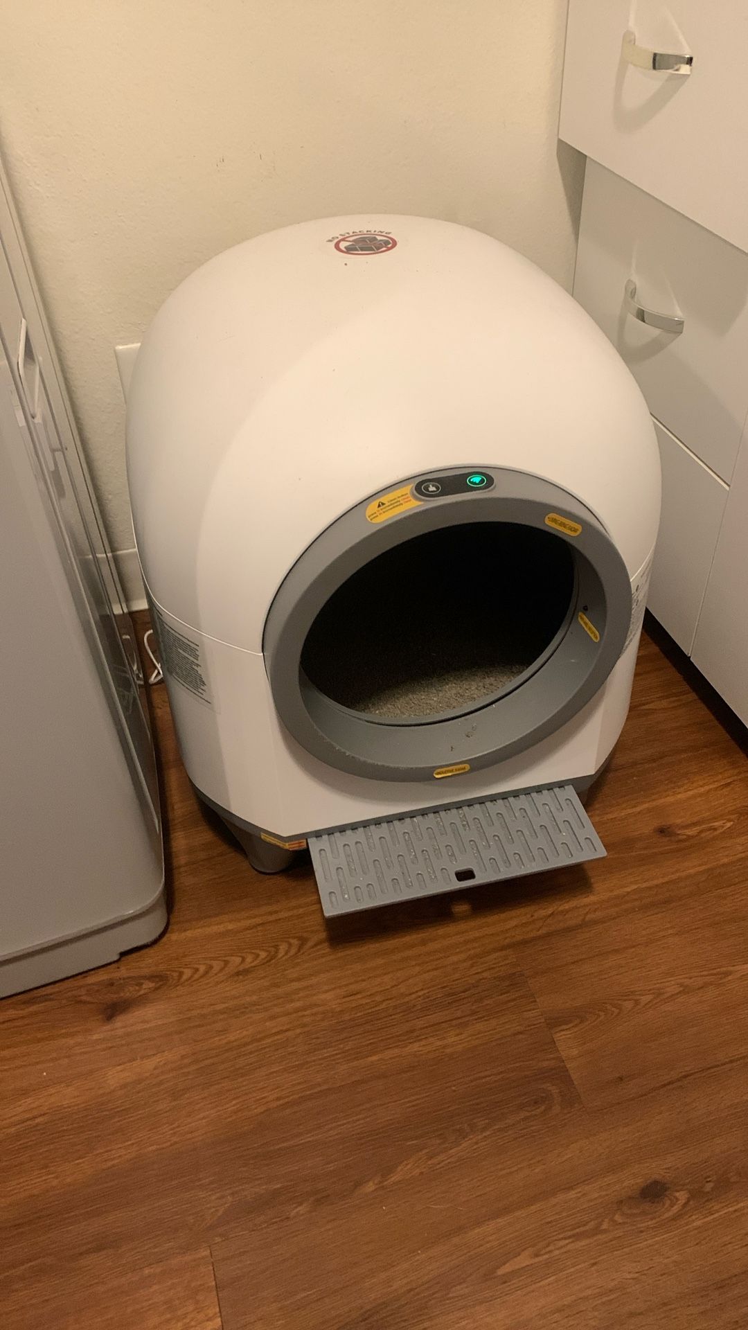Automatic Self Cleaning Cat Litter Box