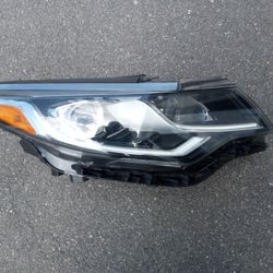 2019-2020 Kia Optima Headlight (Passenger Side) OEM.