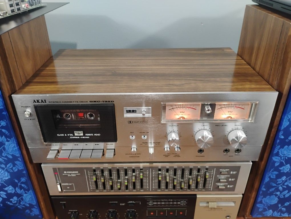 Vintage 1977 Akai Cassette Deck (Works Perfect)